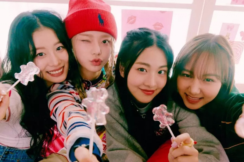 FIFTY FIFTY izenači rekord skupine BLACKPINK za najdaljšo pesem K-Pop dekliške skupine na uradni lestvici singlov v Združenem kraljestvu