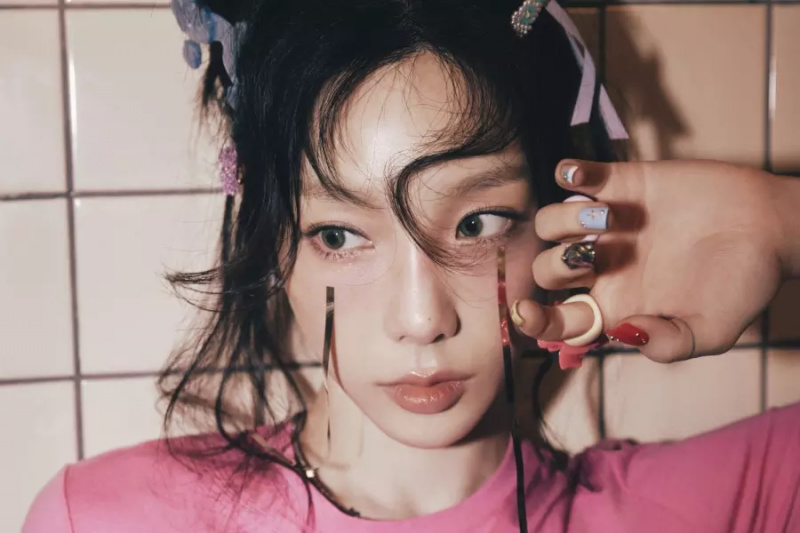 Taeyeon von Girls‘ Generation führt die iTunes-Charts auf der ganzen Welt mit „To“ an. X'