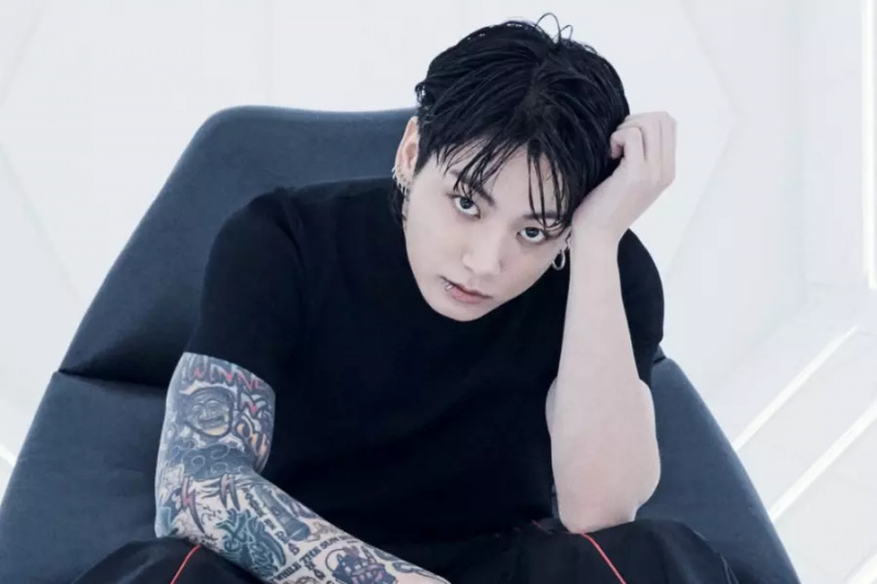 Jungkook của BTS càn quét các bảng xếp hạng iTunes trên toàn thế giới với “3D”