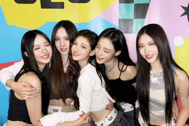 NewJeans se torna o 3º grupo feminino de K-Pop a ter um álbum no top 10 da Billboard 200 por várias semanas