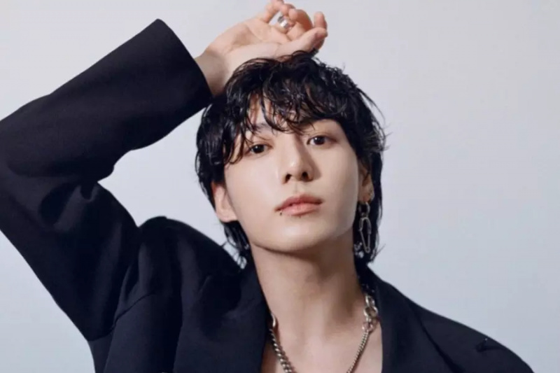 BTS'den Jungkook'un 'Seven' Şarkısı Spotify'da 900 Milyon Dinlenmeyi Aşan En Hızlı Şarkı Rekorunu Kırdı