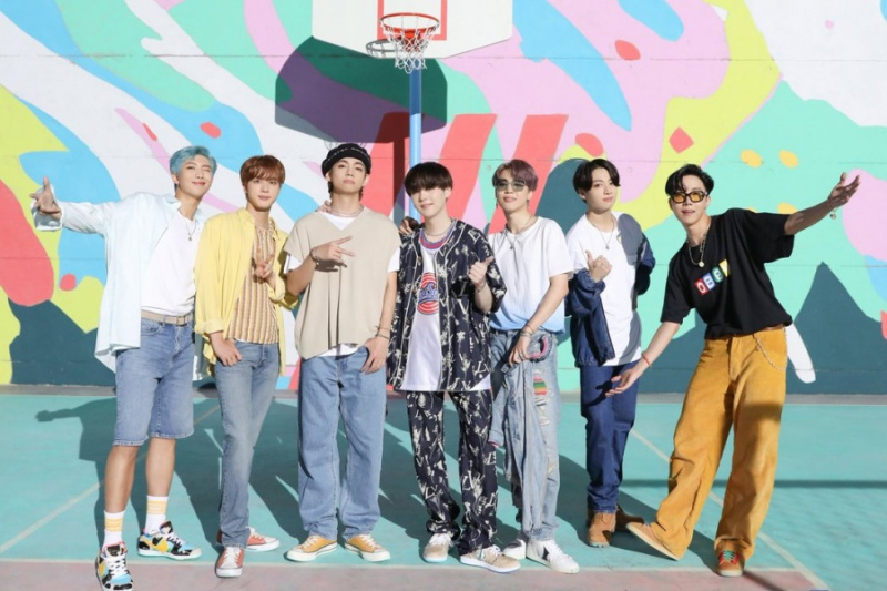 'Dynamite' de BTS es converteix en el primer MV del grup K-Pop Boy en superar els 1.700 milions de visualitzacions