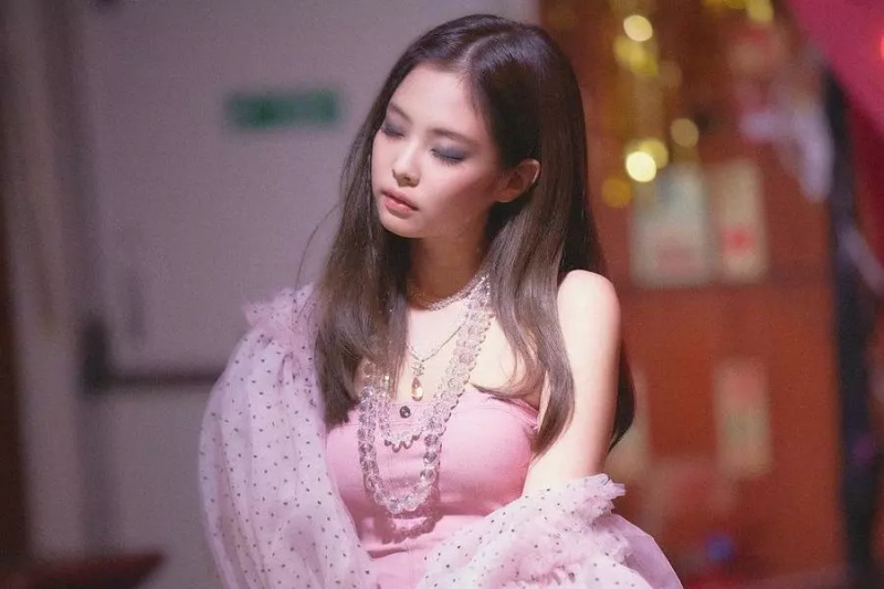 “SOLO” Jennie BLACKPINK Menjadi MV Artis Solo K-Pop Wanita Pertama yang Mencapai 1 Miliar Penayangan