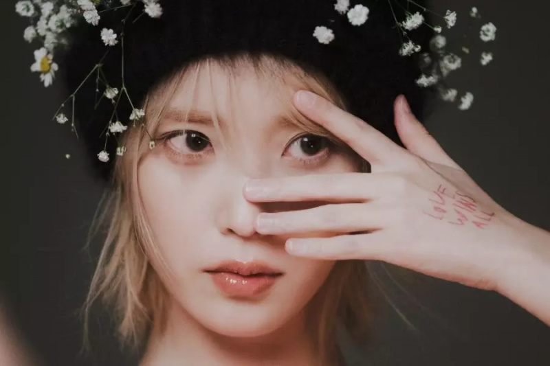 IU 凭借《The Winning》登上全球 iTunes 排行榜榜首