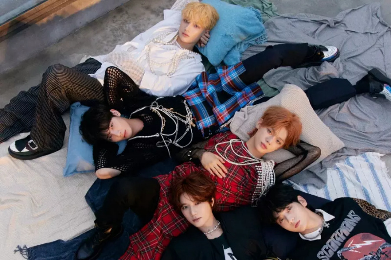 TXT strávil 2. týden v Top 20 žebříčku Billboard 200 s „Kapitola jména: FREEFALL“