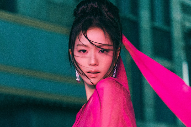 Jisoo BLACKPINK Debut Dalam 2 Teratas Kedua-dua Carta Global Billboard Dengan 'FLOWER'
