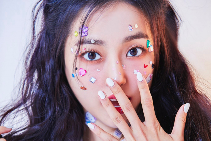 Päivitys: CLC:n Yeeun pudottaa uuden teaserin soolodebyyttiin kappaleella 'Strange Way To Love'