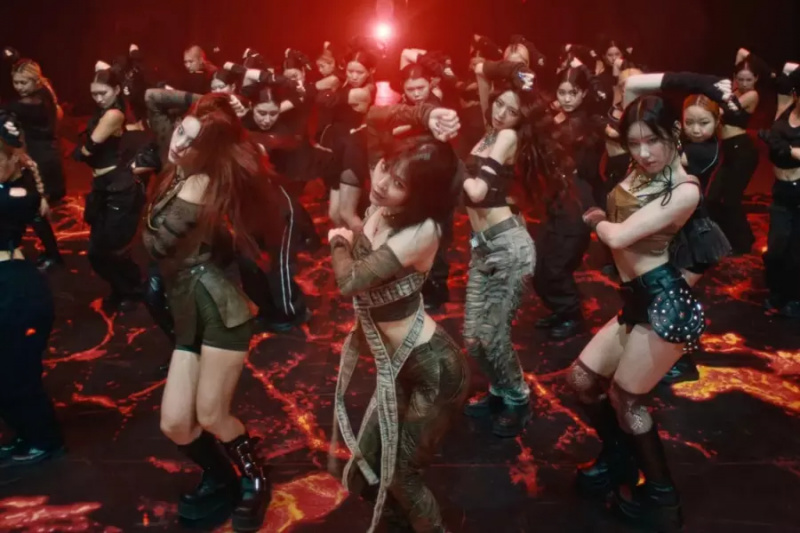 צפו: ITZY מוציא את Epic MV לסינגל טרום-הוצאה 'BORN TO BE'