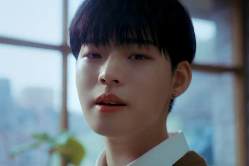 Panoorin: Ang Hyojin ng ONF ay Romantikong Kumanta Ng 'Love Things' Sa Bagong Single