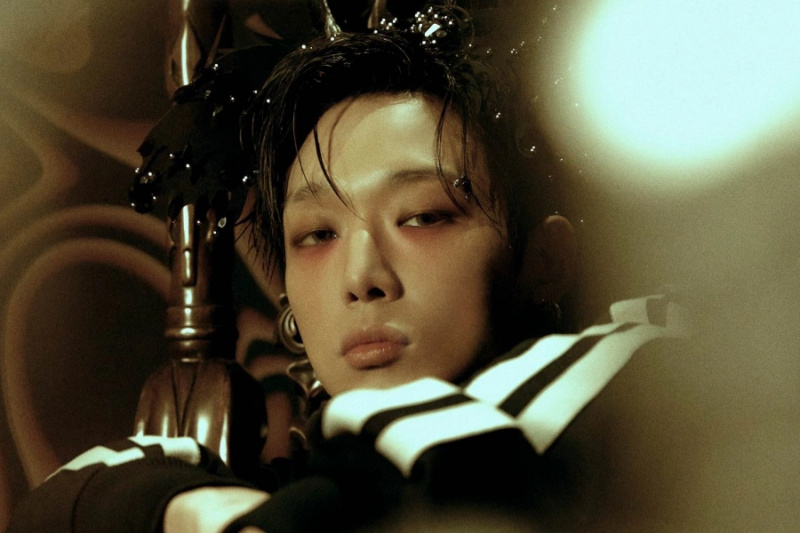 Päivitys: iKONin Bobby Drops 1st Concept -kuvat tulevaan soolosingleen 'S.i.R'