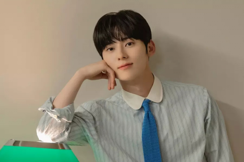 Ο Hwang Minhyun ανακοινώνει την ημερομηνία επιστροφής με το 1ο Teaser για το 'Lullaby'