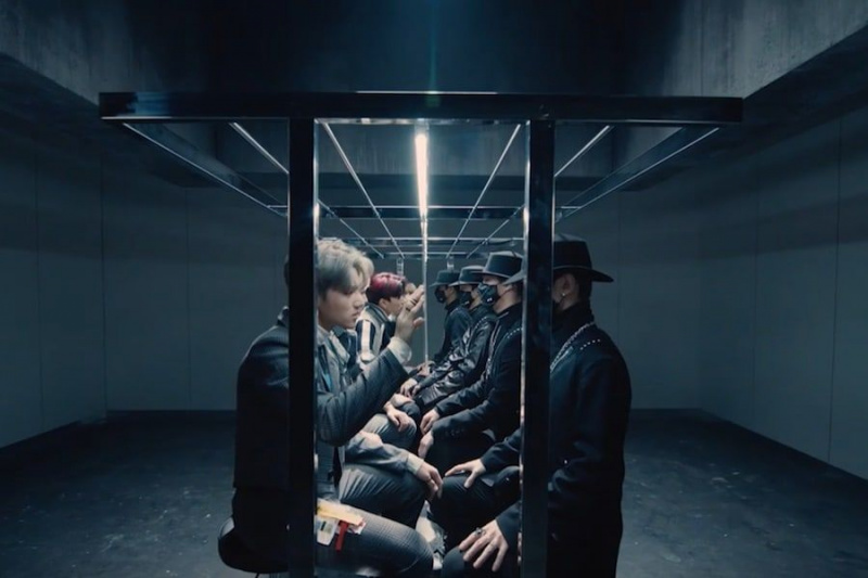 দেখুন: ATEEZ আপনাকে নতুন এমভিতে 'আমার নাম বলতে' চায়