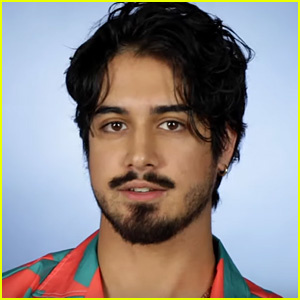 Avan Jogia odgovara na urnebesno žedne tvite – gledajte! (Video) | Avan Jogia