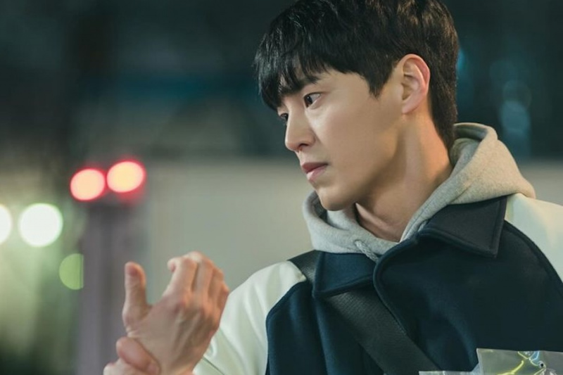 Lee Tae Hwan is een beschermende ridder voor Jung In Sun in nieuwe Rom-Com 'DNA Lover'