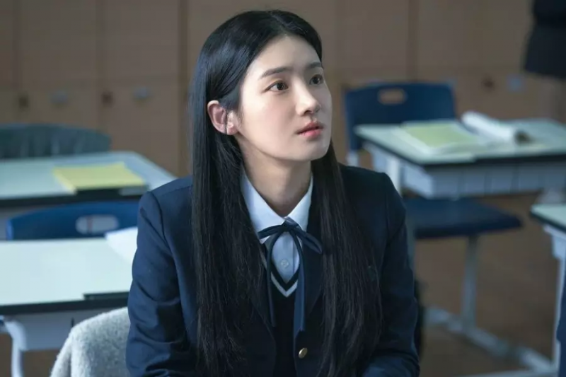 Park Ju Hyun Berjaya Sebagai Pelajar Luar Biasa Dengan Ibu Bapa Angkat Dalam “Perfect Family”