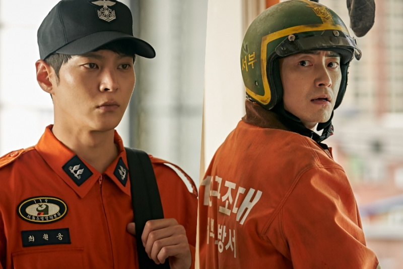Joo Won, Lee Jun Hyuk i inni walczą z płonącymi płomieniami w nadchodzącym filmie „Strażacy”