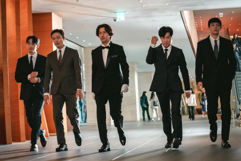 Lee Pil Mo, Choi Dae Chul, Kim Dong Wan, Yoon Bak e Lee Seok Ki são irmãos cujas vidas mudam drasticamente no próximo drama familiar