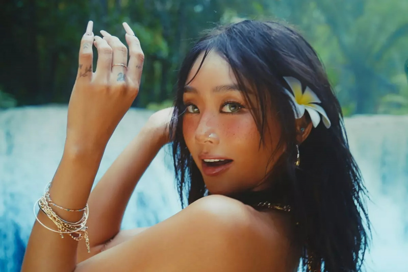 Hyolyn kuulutab välja augustikuu tagasituleku esimeste teaseritega filmile 'Oota'