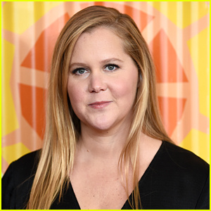 Amy Schumer đã tặng mặt nạ cho người bạn thân nhất của cô ấy's Hospital