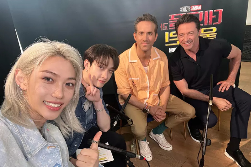 Bang Chan in Felix iz skupine Stray Kids dražita vznemirljivo vsebino z Ryanom Reynoldsom in Hughom Jackmanom