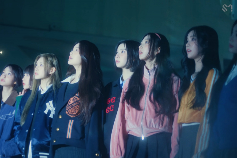 观看:SM's New Girl Group Hearts2Hearts Unveils Debut Trailer + Launches Official Social Media Accounts