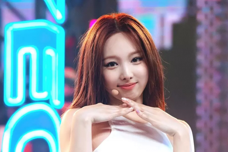 Panoorin: Nakuha ni Nayeon ng TWICE ang Unang Panalo Para sa “ABCD” Sa “Show Champion”