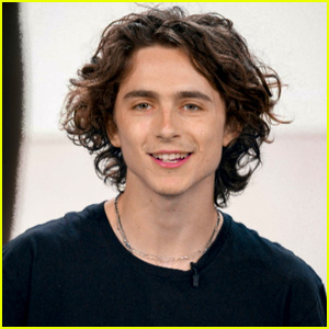Timothee Chalamet يشيد بمعلمي الإحصاء أثناء التخرج الافتراضي معًا! | تيموثي شالاميت