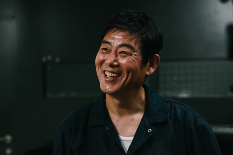 Sung Dong Il vládne ako kráľ webových románov s hodnotením R v pripravovanom komediálnom filme „Forbidden Fairytale“