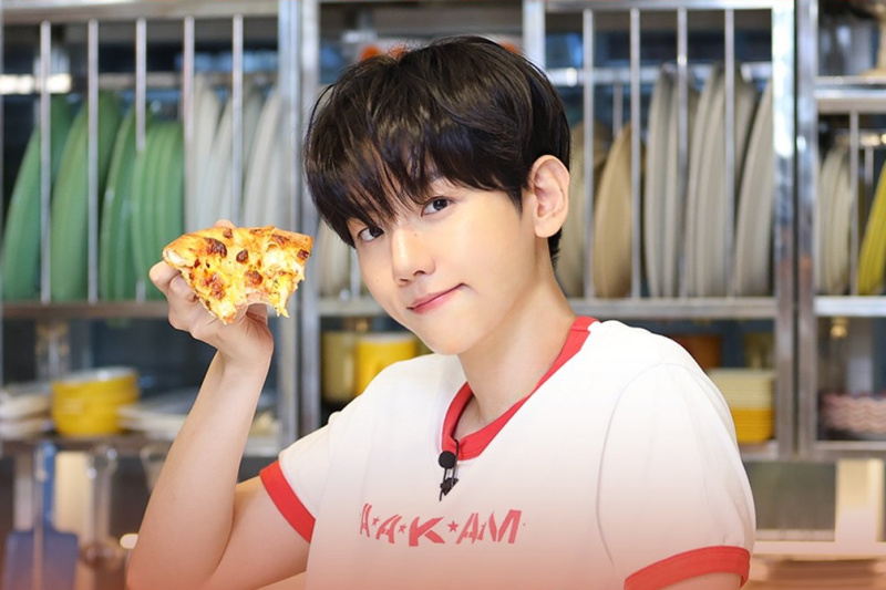 EXO Baekhyuni ​​albumist 'Tere, maailm' saab tema esimene sooloalbum, mis ületab 1 miljoni esimese nädala müügi