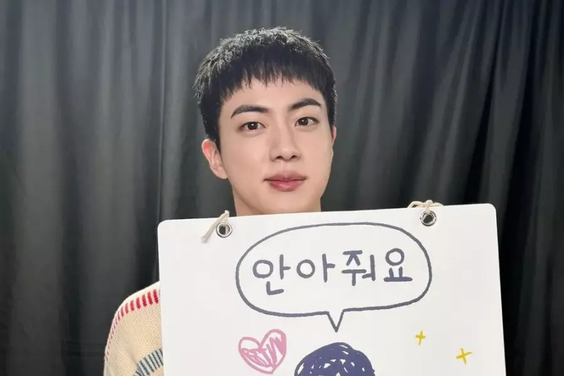 La police a confirmé la plainte déposée contre des fans ayant tenté d'embrasser Jin de BTS lors d'un récent câlin