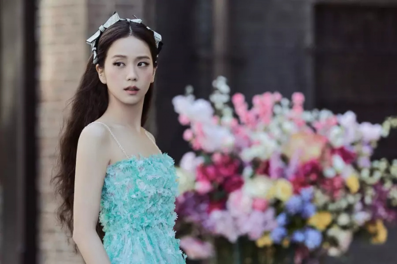 Ang MV ng 'FLOWER' ng Jisoo ng BLACKPINK ay Pumagitna sa 500 Million Views