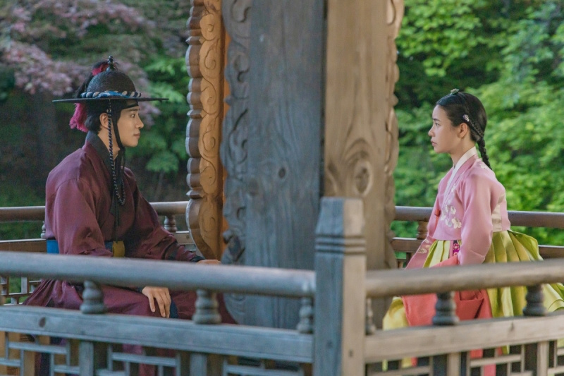 Lim Ji Yeon é pega entre 2 Choo Young Woos em “The Tale Of Lady Ok”