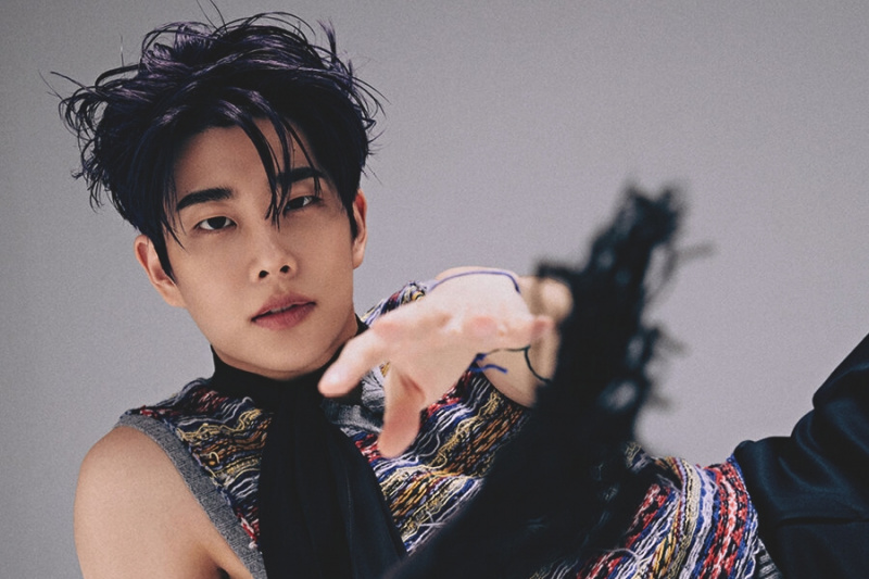 아스트로 MJ, 판타지오와 재계약…