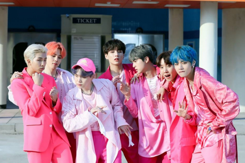 BTS 'Boy With Luv' se stává druhým MV K-Pop Boy Group, který dosáhl 1,8 miliardy zhlédnutí
