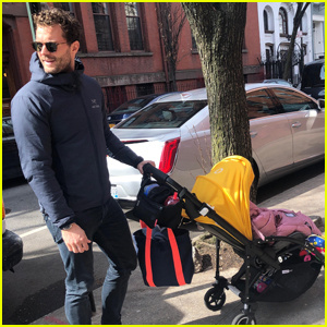Jamie Dornan vzal svoju najmladšiu dcéru na prechádzku do Brooklynu! | Jamie Dornan