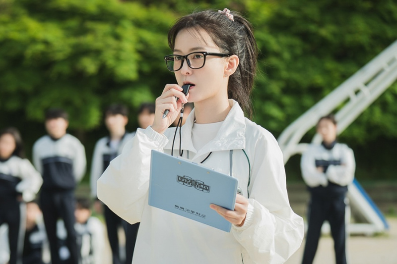 Jung Yu Mi se transforma en profesora de educación física en el próximo drama “Love Your Enemy”