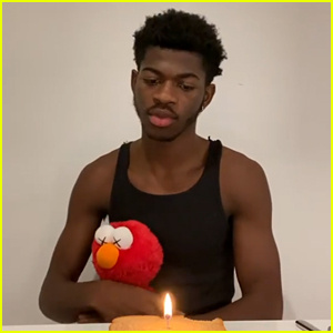 Lil Nas X 与 Elmo 和一片面包一起欢庆 21 岁生日律纳斯 X