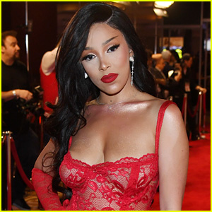Doja Cat phản ứng trước cáo buộc làm sáng da của YouTube | Mèo Doja