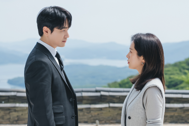 Lee Jun Hyuk ja Han Ji Min kohtaavat jännittyneen ensimmäisen kohtaamisen tulevassa draamassa 'Love Scout'