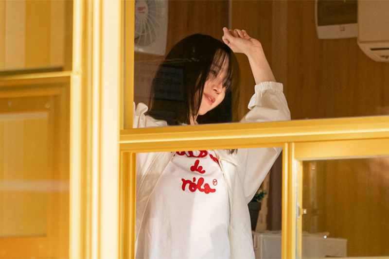 Shin Hye Sun vyžaruje čistú pozitivitu vo svojej bizarnej dvojúlohe pre novú drámu „Dear Hyeri“