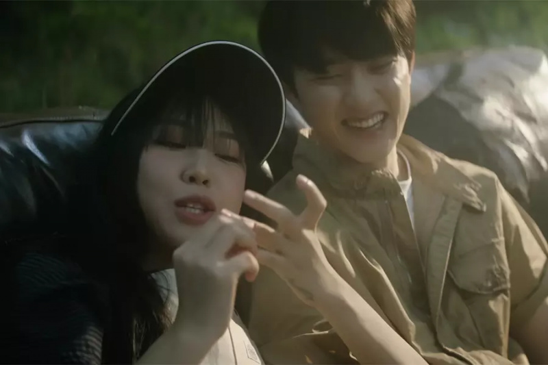 Obejrzyj: Lee Young Ji i EXO's Doh Kyung Soo (D.O.) Sing Of