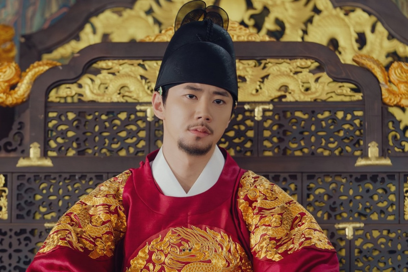 Lee Jun Young dělá zvláštní vzhled jako král Sejong ve finále „Queen Who Crowns“