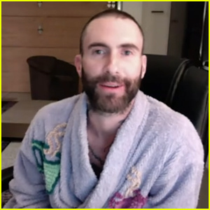 Adam Levine Karısı Behati Prinsloo'nun Hamile Olmadığını Doğruladı: 'Beni Yumruklar' | Adam Levine