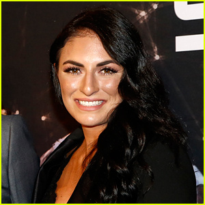 WWEs Sonya Deville var målet for et kidnapningsforsøg; Mistænkt anholdt og tilbageholdt uden kaution | Sonya Deville