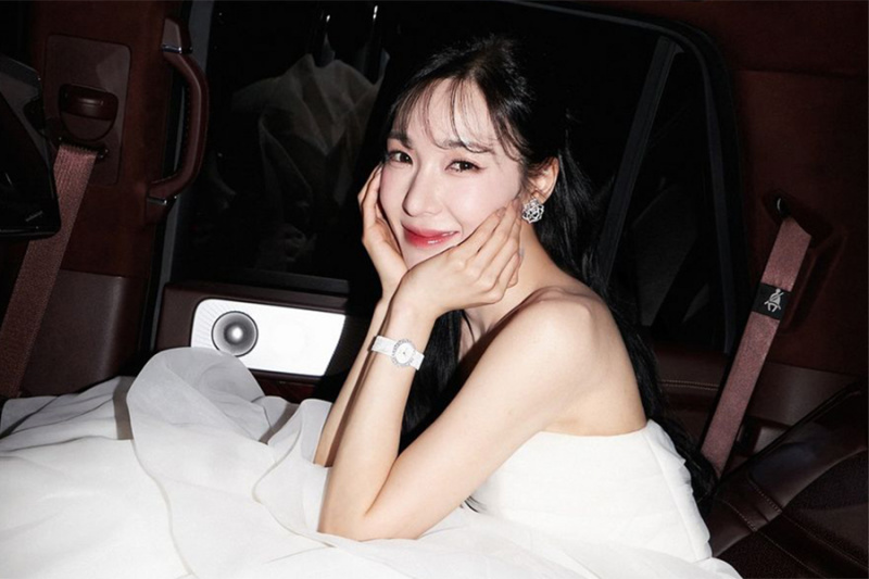 Tiffany Young subisce un infortunio durante lo spettacolo musicale di 'Chicago' + si siede temporaneamente fuori