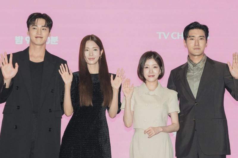 Choi Siwon, Jung In Sun ja teised jagavad mõtteid armastusest, saatusest ja Super Juniori kaameost uues draamas 'DNA Lover'