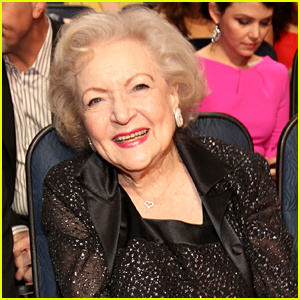 Betty White protagonista del film di Natale a vita | Betty Bianca