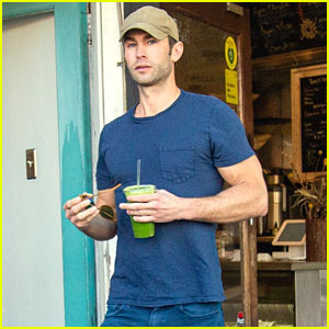 Chace Crawford ดูฟิตมากขณะสวมเสื้อรัดรูป (ภาพถ่าย) | Chace Crawford