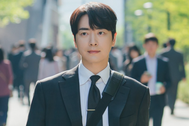 يتألق Lee Jun Hyuk بصفته السكرتير المثالي واهتمام الحب المثالي في الدراما القادمة 'Love Scout'