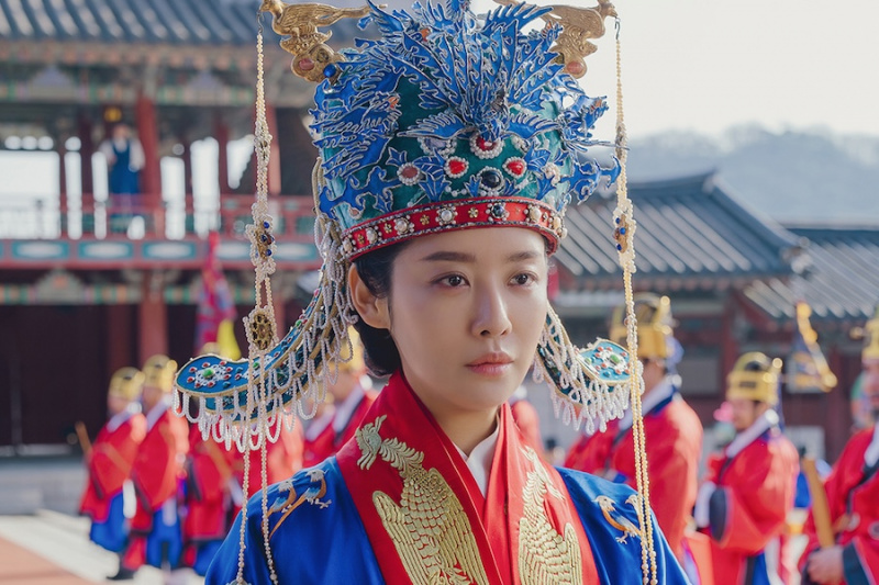Ganap na Nilalaman ni Cha Joo Young ang 'The Queen Who Crowns' Sa Paparating na Historical Drama